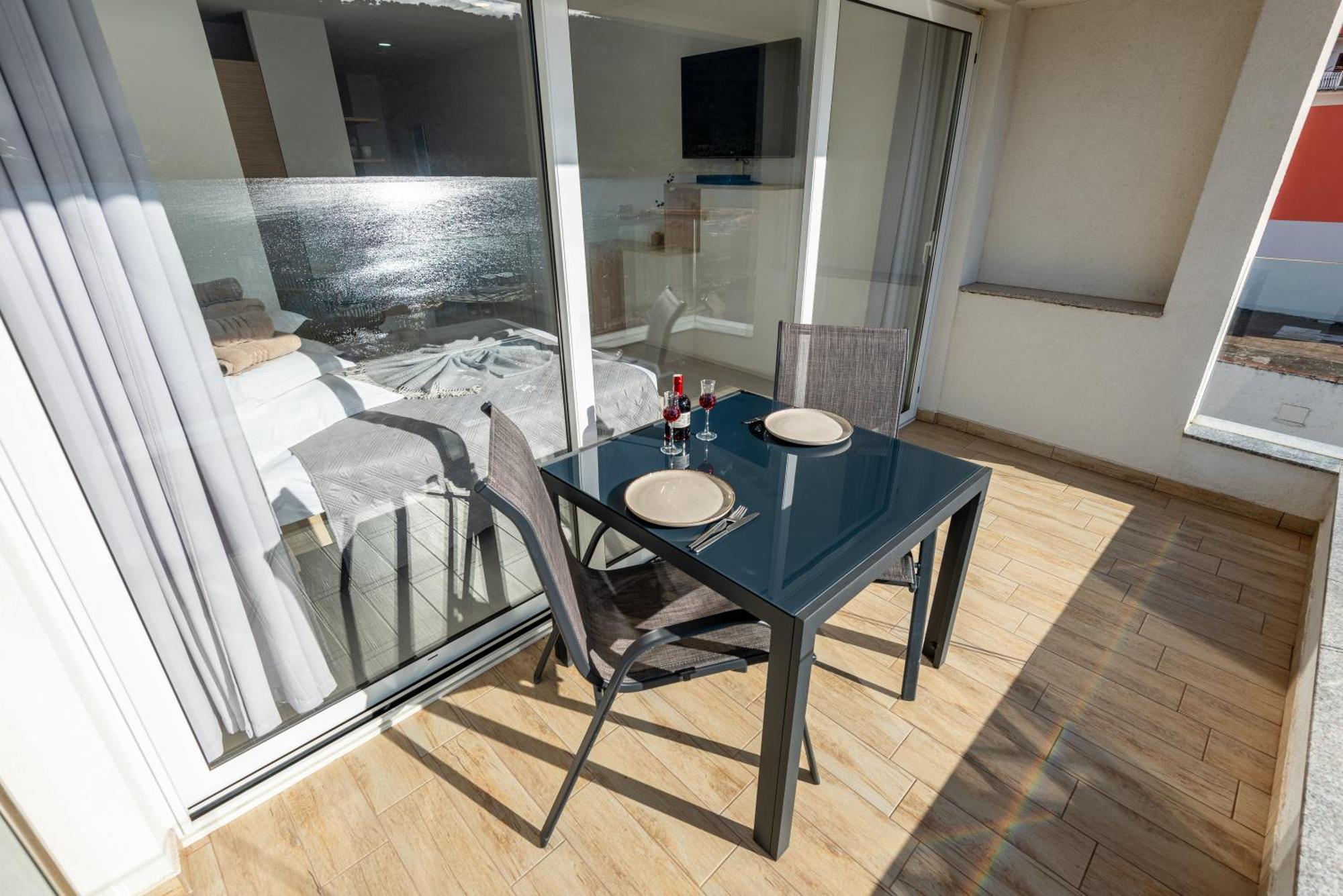 Apartments Holidays Roko Grebaštica Eksteriør billede